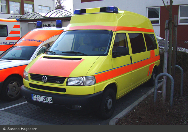 Krankentransport Berliner Rettungsdienst Team - BRT-15 KTW (alt)