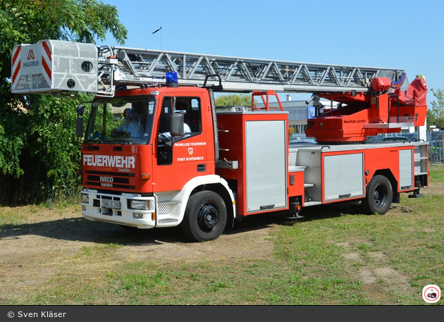 Florian Schönebeck 33