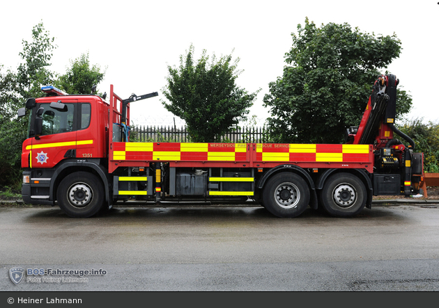 Liverpool - Merseyside Fire & Rescue Service - Lorry Crane