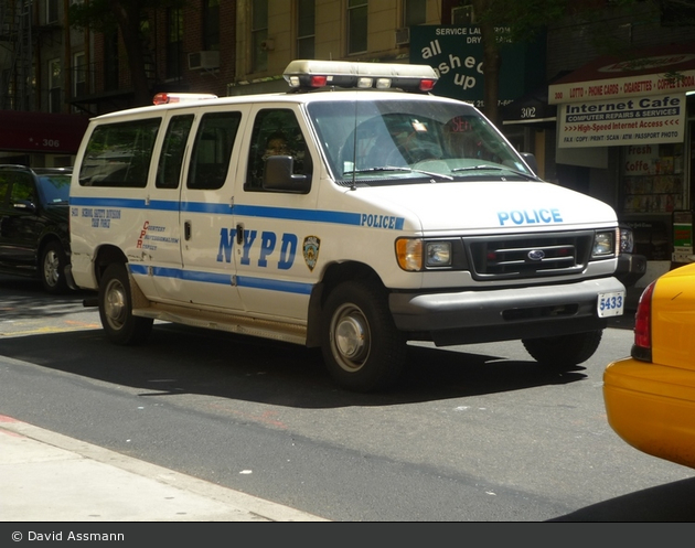 NYPD - Manhattan - School Safety Division - HGruKW 5433