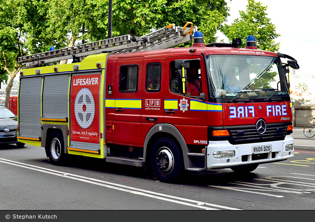 London - Fire Brigade - DPL 1202 (a.D.)