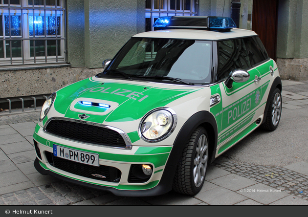 M-PM 899 – MINI John Cooper Works - PKW Polizeipressestelle