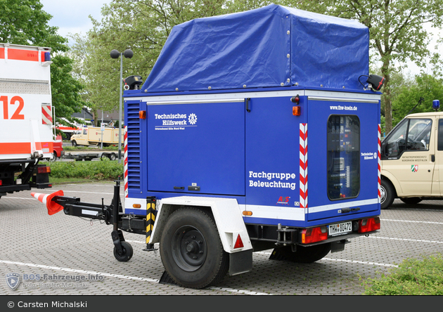 Heros Euskirchen - NEA 20 kVA mit Lichtmast