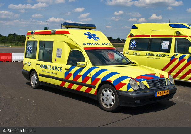 Echt - AmbulanceZorg Limburg-Noord - RTW - 23-105 (alt) (a.D.)