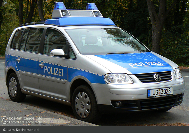 Lüneburg - VW Touran - FuStW (a.D.)