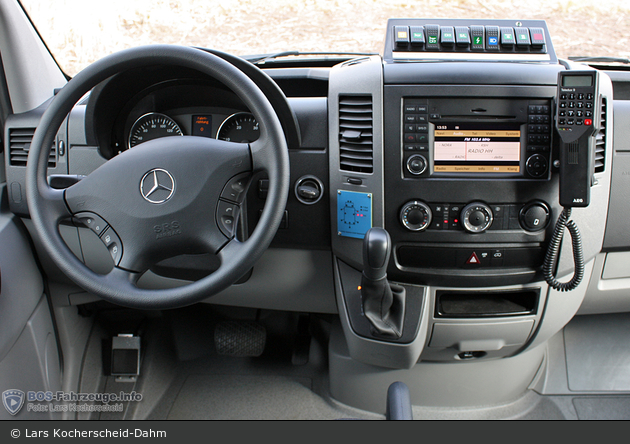 Rettung Koblenz 04/83-01 - Cockpit