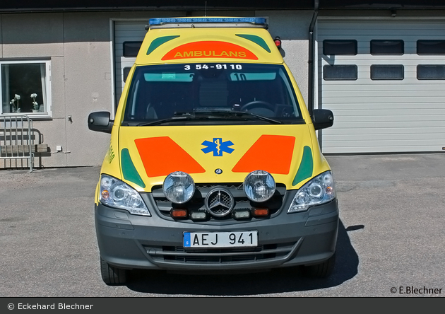 Uddevalla - Västra Götaland Ambulanssjukvård - RTW - 3 54-9110