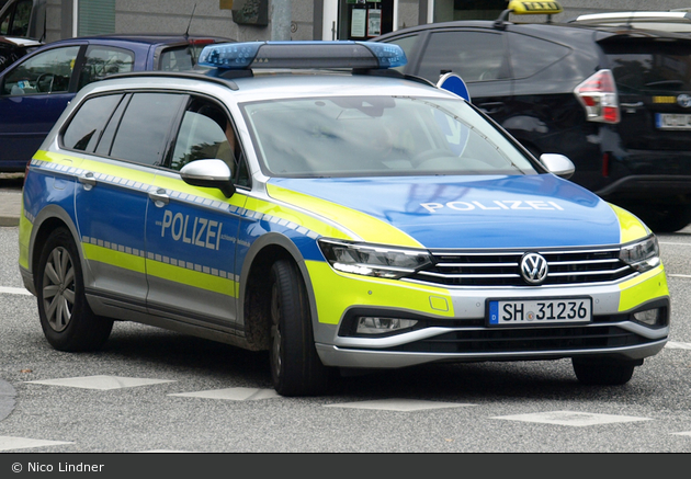 SH-31236 - VW Passat Variant - FuStW