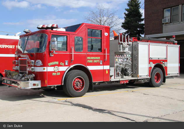 Milwaukee - Fire Department - Engine 33