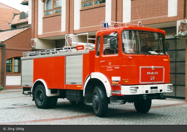 Florian Berlin TLF 24/50 B-2211 (a.D.)