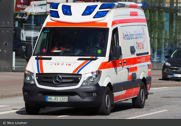 Ambulanz Schrörs - RTW 05-40 (HH-RS 1385)