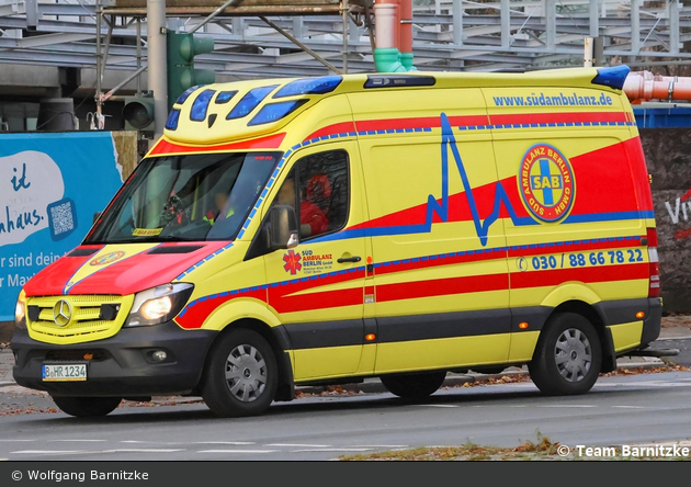 Krankentransport Süd Ambulanz Berlin - KTW 03 (B-HR 1234)