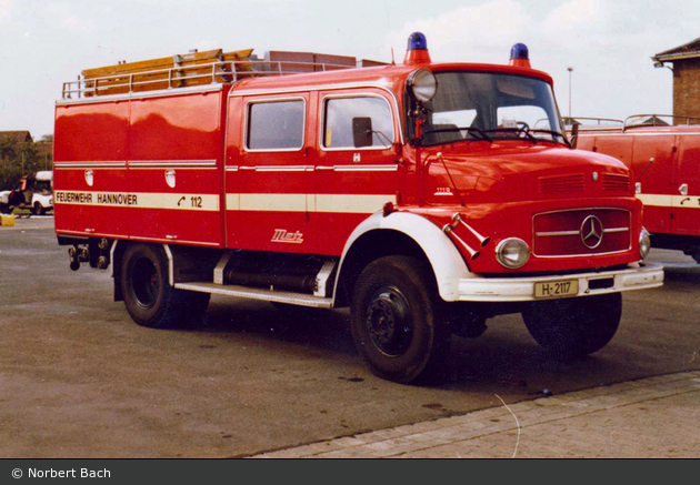 Pin Feuerwehr TLF 16  Mercedes-Benz 1113  Aufbau Metz 