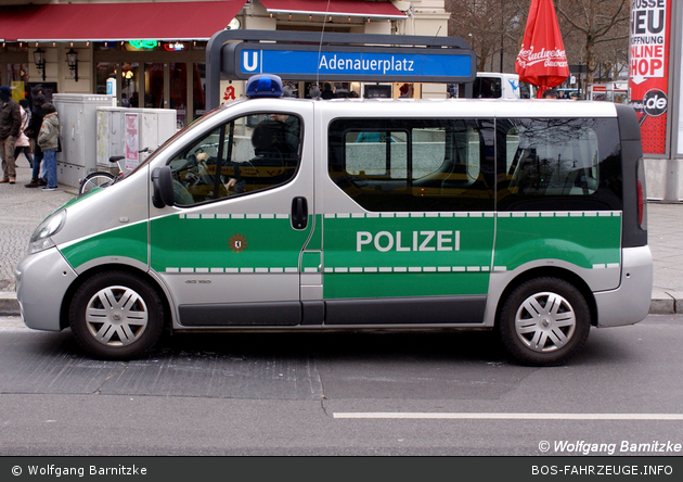 B-31011 - Renault Trafic - Kleinbus mit Funk