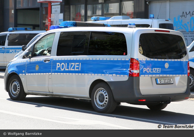 B-31105 - Mercedes Benz Vito - Kleinbus mit Funk