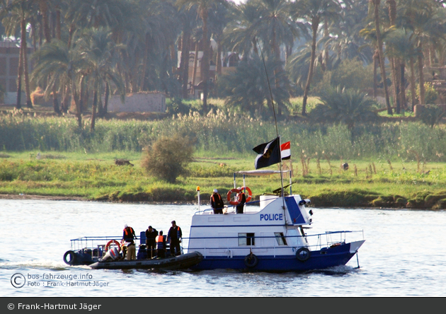 Luxor - Polizei - Patrouillenboot