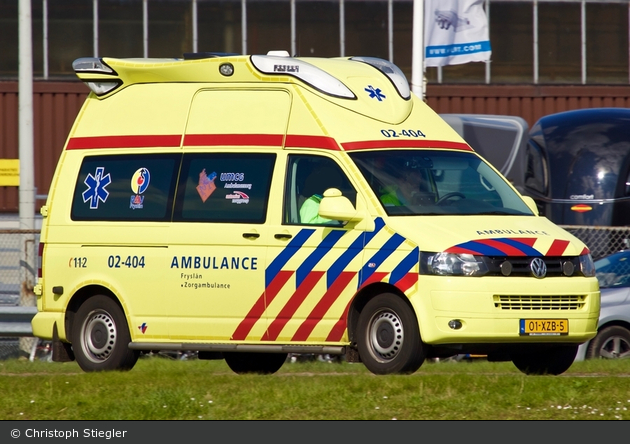 Leeuwarden - UMCG Ambulancezorg - KTW - 02-404 (a.D.)