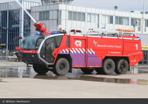 Beek - Luchthavenbrandweer Maastricht Aachen Airport - FLF - 01