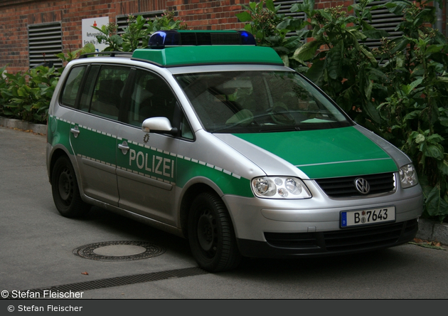 B-7643 - VW Touran 2.0 TDI - FuStW (a.D.)