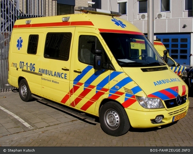 Arnhem - Regionale Ambulancevoorziening Gelderland-Midden - RTW - 07-1-06 (a.D.)