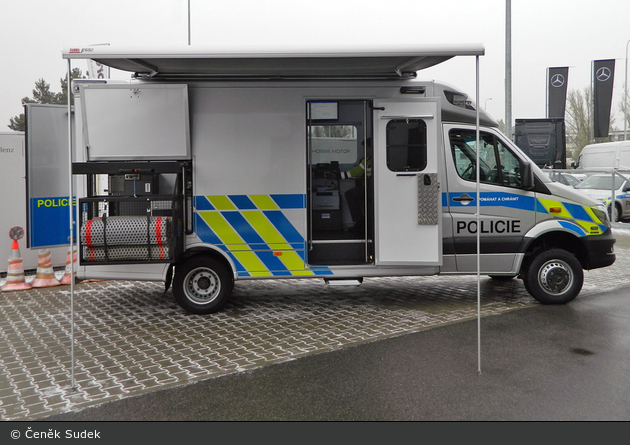 Brno - Policie - Kontrollstellenfahrzeug - 1BI 8496