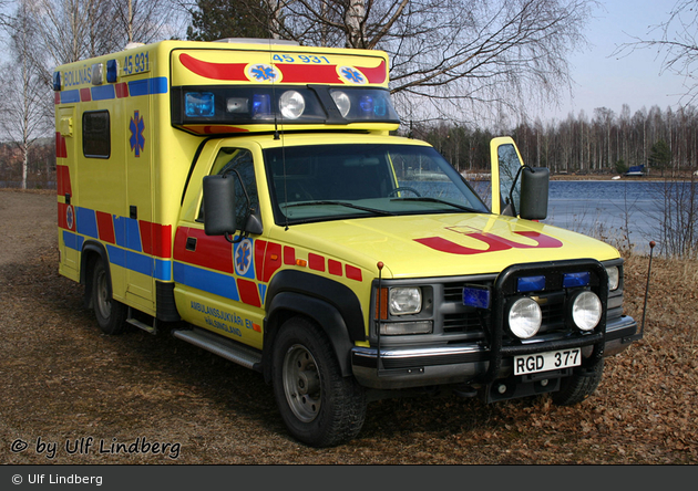 Bollnäs - Landstinget Gävleborg - Ambulans - 45 931 (a.D.)