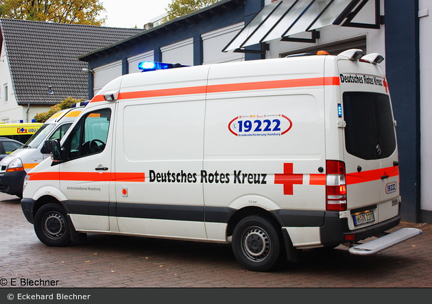 Rotkreuz Hamburg RTW xx/83-xx (HH-RK 2270) (a.D)