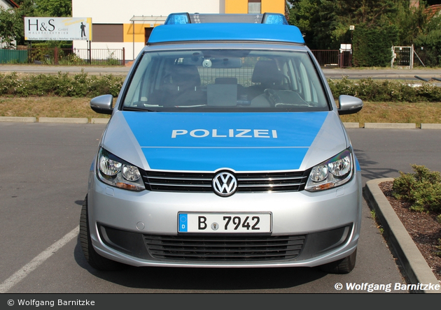 B-7942 - VW Touran - FuStW
