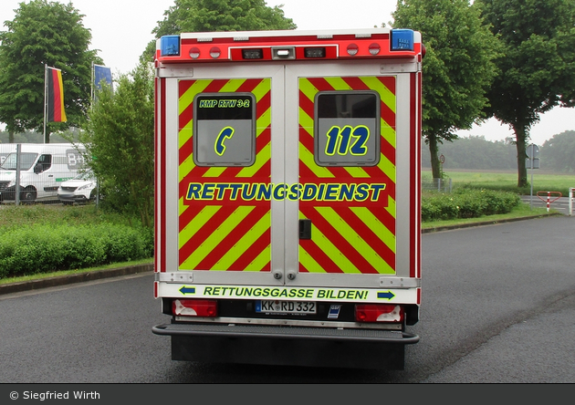Rettung Kempen 03 RTW 02 (a.D.)
