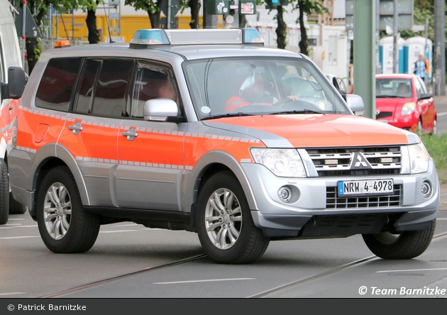 NRW4-4978 - Mitsubishi Pajero - NEF