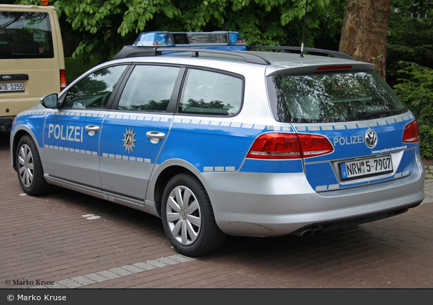 NRW5-7907 - VW Passat B7- FuSTW