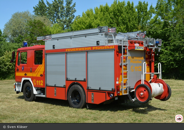 Florian Pfützthal 46-01