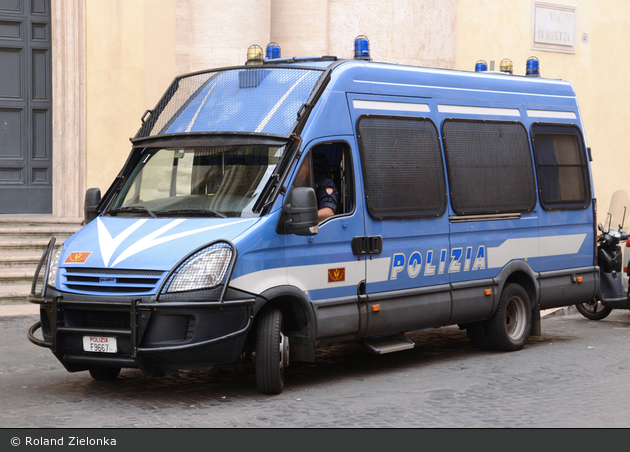 Roma - Polizia di Stato - Reparto Mobile - GruKw