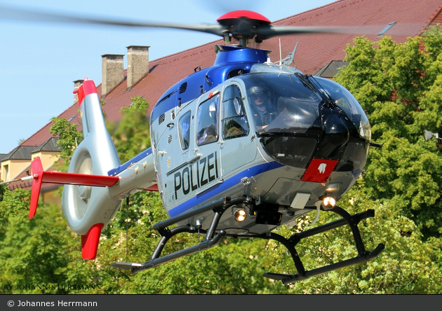 D-HSNE (c/n: 1061)