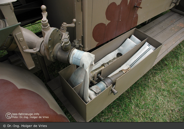 Scampton - Royal Air Force - Crash Tender (a.D.)