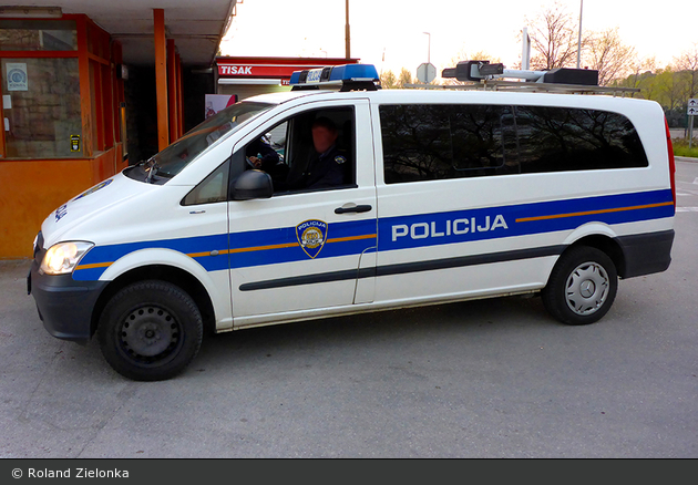 Šibenik - Policija - Kontrollstellenfahrzeug