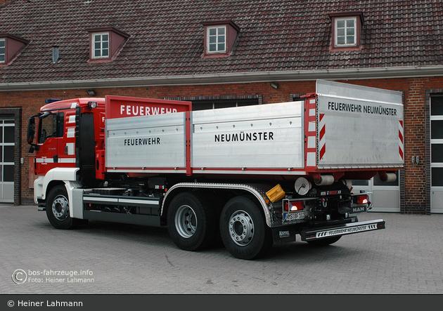 Florian Neumünster 01/65-02