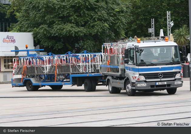 B-7051 - MB Atego 818 - Absperrgitter-LKW