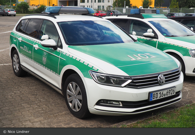 BD16-6926 - VW Passat Variant - FuStW