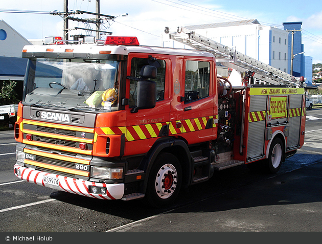 New Plymouth - New Zealand Fire Service - Pump Rescue Tender - New Plymouth 617