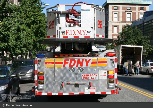 FDNY - Manhattan - Ladder 022 - TM
