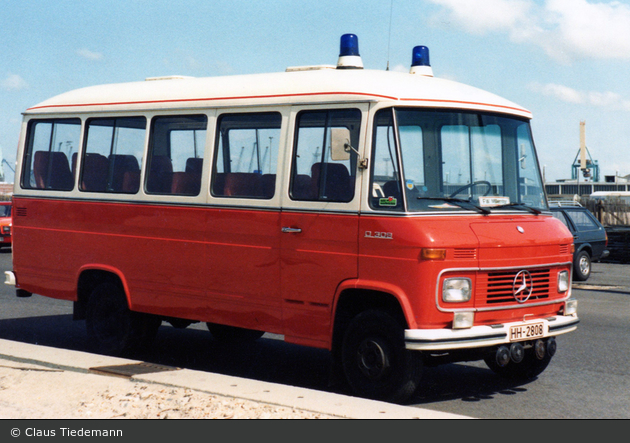 Florian Hamburg Sitzkrankenwagen (a.D.) (HH-2808)