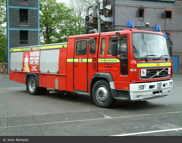 Birkenshaw - West Yorkshire Fire & Rescue Service - WrL