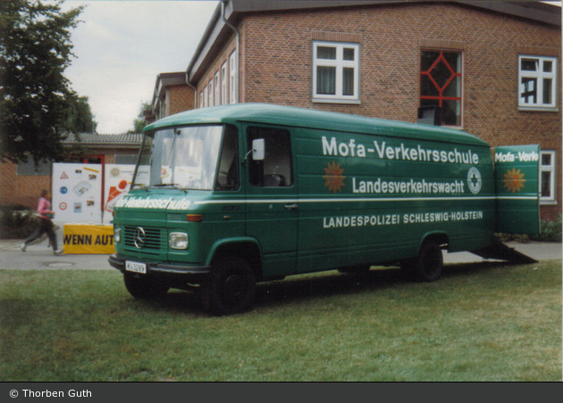 Kiel - MB L 508 D - Mofa-Verkehrsschule