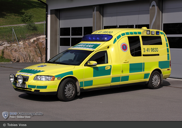 Gnesta - LG Sörmland - Ambulans - 3 41-9830 (a.D.)