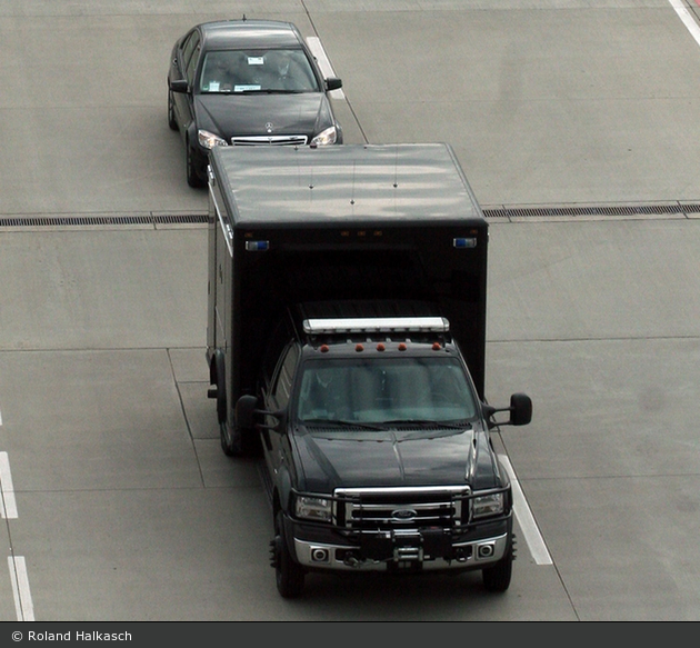 US - Begleitfahrzeug US-Präsident NEF/RTW