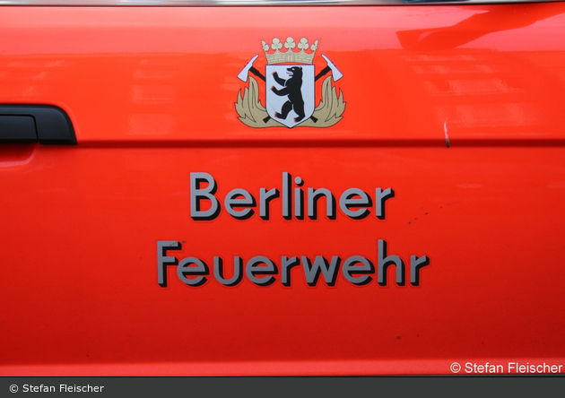 Florian Berlin ELW 1 B-218 - Türwappen