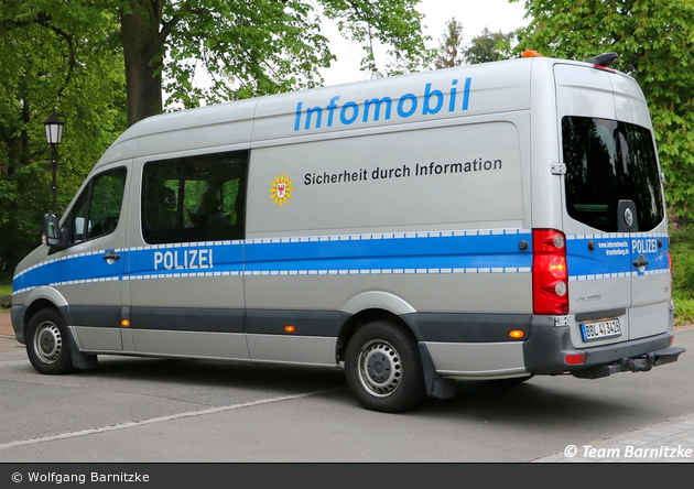 BBL4-3426 - VW Crafter - Infomobil