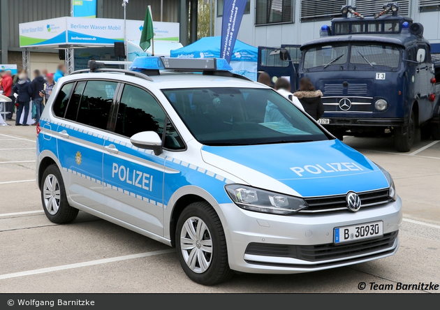 B-30930 - VW Touran - FuStW
