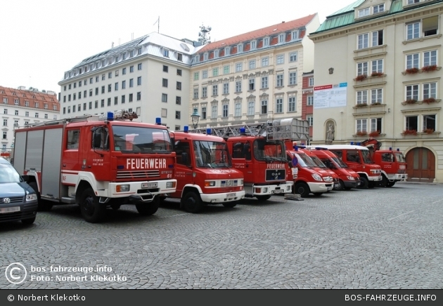 AT - Wien - Feuerwehr - Gruppenfoto 02